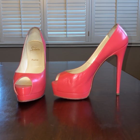 SOLD ON REALREAL - Picture 6 of 11